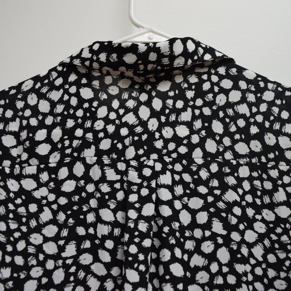 Banana Republic Classic Fit Button-Down in Women's M - Picture 11 of 11